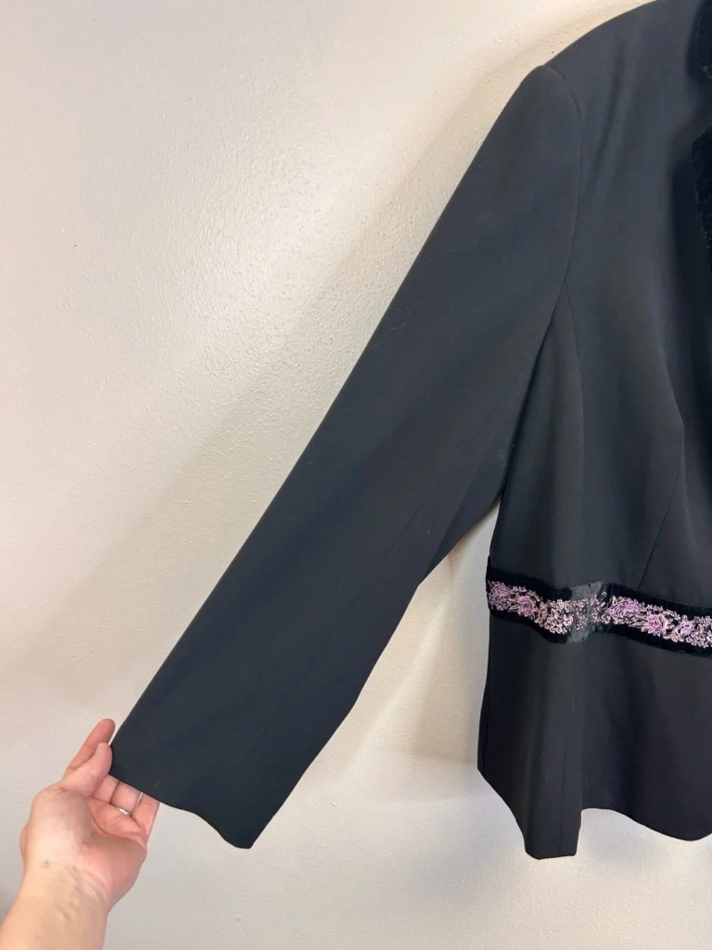 Goth Whimsigoth Black Blazer Velvet Embroidered Trim Size 20 1X Plus Vampire - Picture 8 of 13